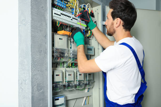 Best Commercial Electrician Services  in Vaughn, WA